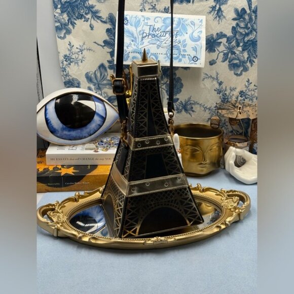 🆕 BETSEY JOHNSON 🧿 NWT Betsey in Paris Light Up Eiffel Tower Crossbody - Picture 2 of 16